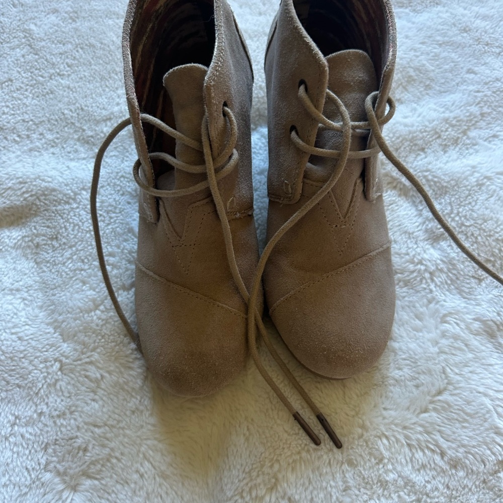 Toms Beige Suede Lace-Up Boots